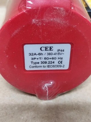 Lote Clavija + Base Aérea 380V-32A 3P+T