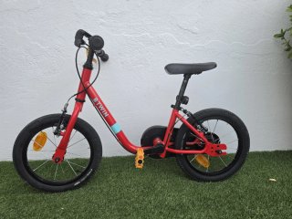 Bicicleta infantil B'TWIN roja 14 pulgadas