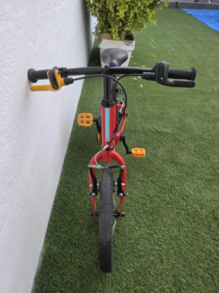 Bicicleta infantil B'TWIN roja 14 pulgadas