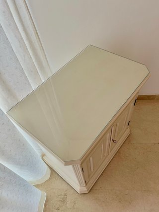 Aparador de caoba estilo clásico – mueble de TV