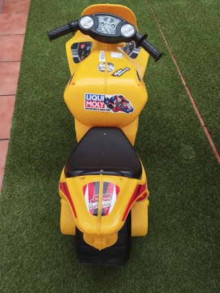 Moto de juguete sin pedales