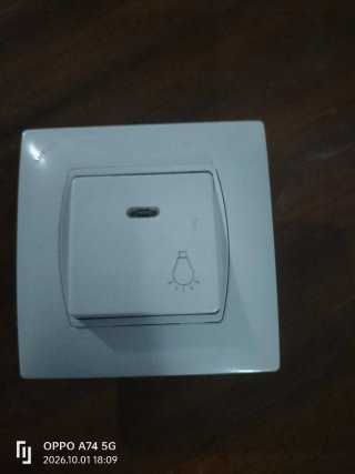 Interruptor de luz blanco