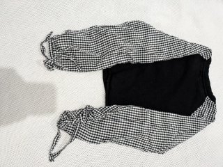 Sudadera Crop Top Negro con Mangas Cuadros Talla S