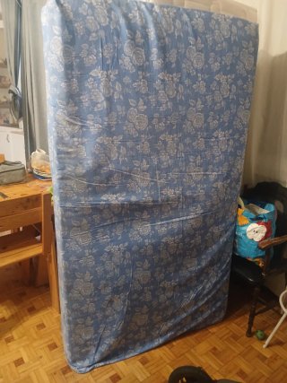 Colchón de tela con estampado floral