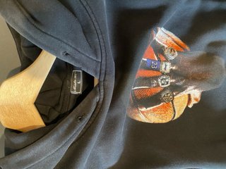 Sudadera Negra con diseño
