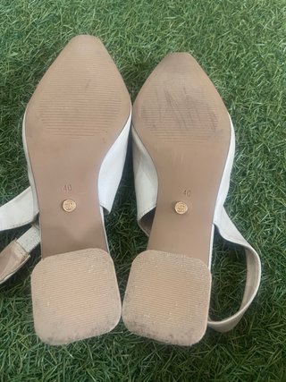 Zapatos beige talla 40
