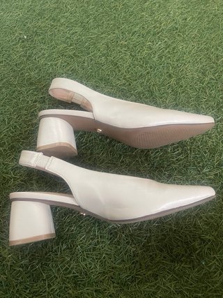 Zapatos beige talla 40