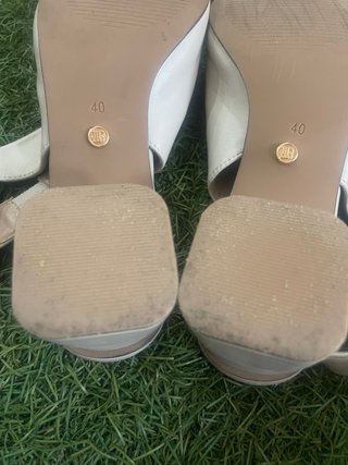 Zapatos beige talla 40