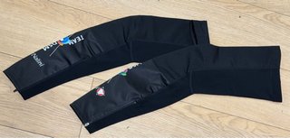 NUEVO. TALLA S.  Perneras Team DSM Nalini