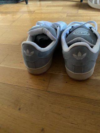 Zapatillas Adidas grises y azules