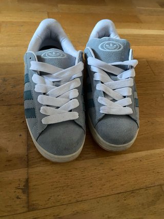 Zapatillas Adidas grises y azules