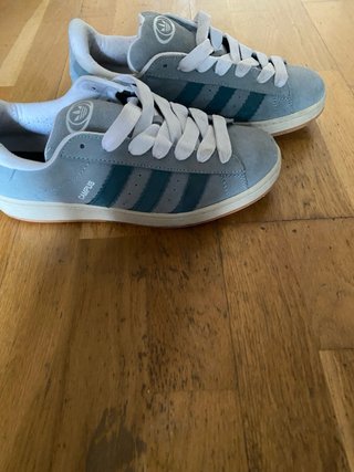 Zapatillas Adidas grises y azules