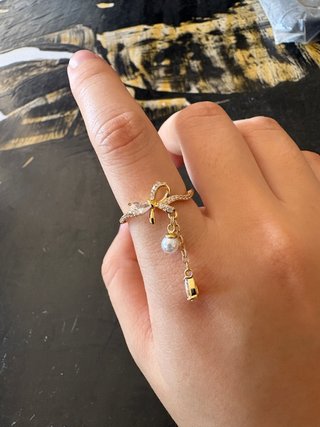 Anillo de Lazo con Colgante Lágrima