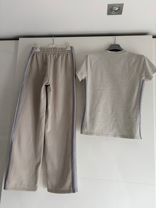 Conjunto Adidas Beige/Gris Pantalón y Camiseta