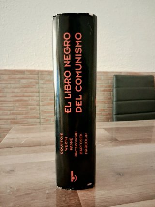 EL LIBRO NEGRO DEL COMUNISMO. VV.AA.