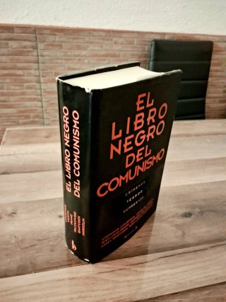 EL LIBRO NEGRO DEL COMUNISMO. VV.AA.
