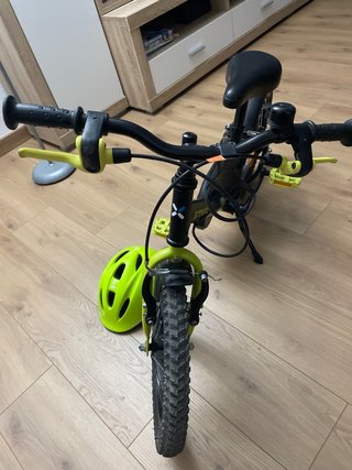 Bicicleta Infantil B-Twin con casco