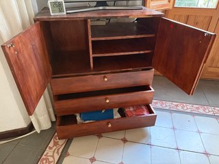 Mueble TV madera marrón funcional