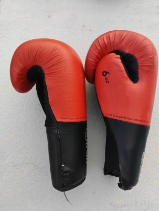 Saco boxeo hinchable y guantes
