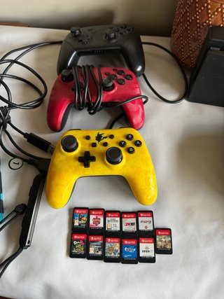Nintendo Switch Azul y Amarillo + 11 juegos