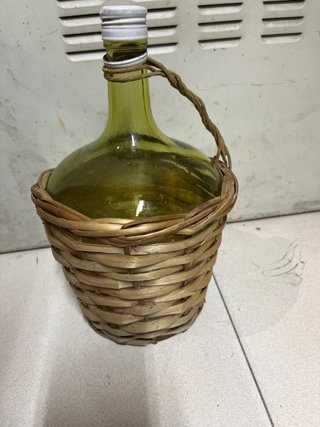 Garrafa de Cristal con Revestimiento de Mimbre