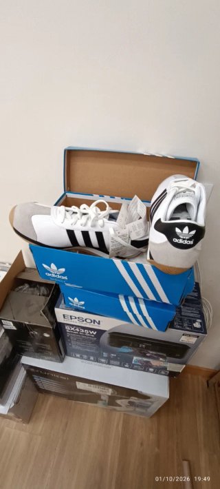 Zapatillas Adidas Blancas y Negras