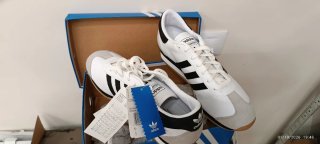 Zapatillas Adidas Blancas y Negras