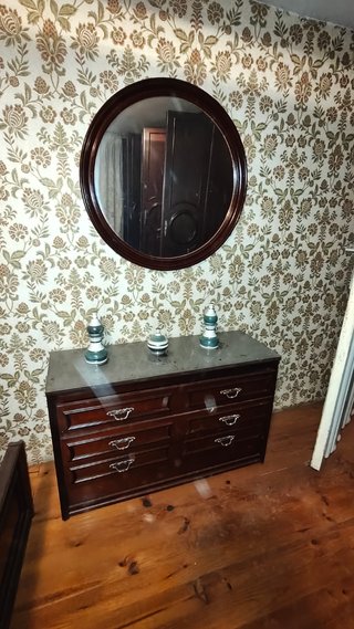 Muebles antiguos variados en Arcos (Burgos)