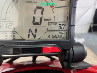 HONDA X-ADV 750 (ESCAPE AKRAPOVIC HOMOLOGADO + TOP CASE)