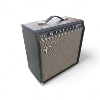 AMPLIFICADOR FENDER CHAMPION 40 NEGRO 110W + CABLE + CABLE JACK