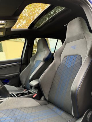 VOLKSWAGEN GOLF 8 R PERFORMANCE 320CV