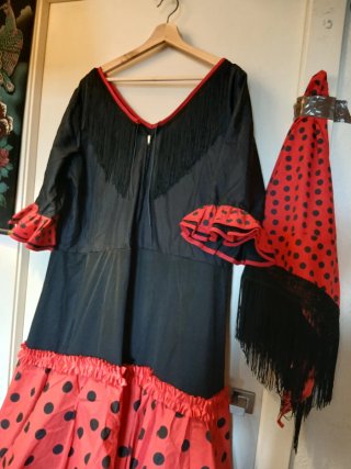 Traje de Flamenca con Mantón
