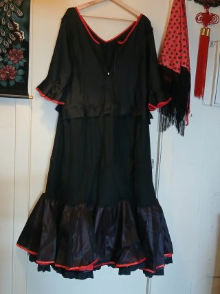 Traje de Flamenca con Mantón