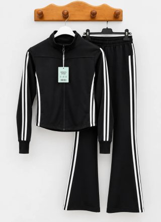 Conjunto deportivo negro rayas blancas