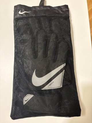 Guantes de Portero Nike y espinilleras