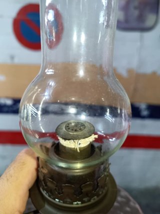 Lámpara de queroseno vintage cristal y metal