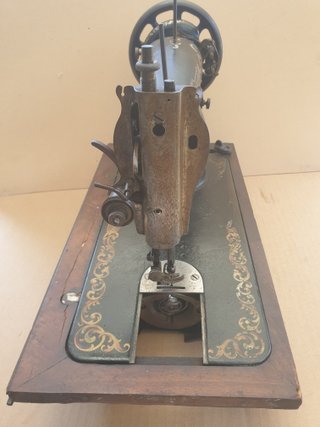 Máquina de coser antigua ALPA