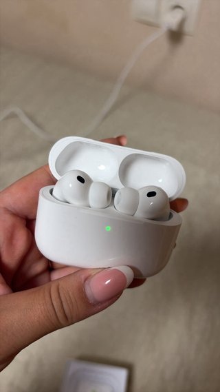 Apple AirPods Pro 3 con estuche de carga