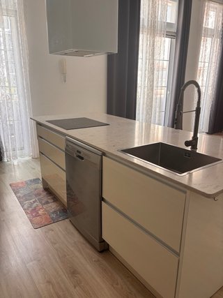 Cocina e isla en perfecto estado