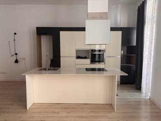 Cocina e isla en perfecto estado