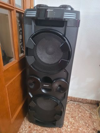Altavoz de Torre Negro