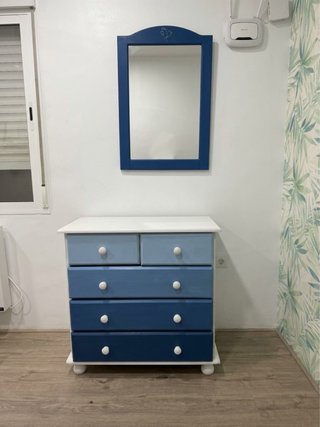 Cómoda con Espejo en Tonos Azules