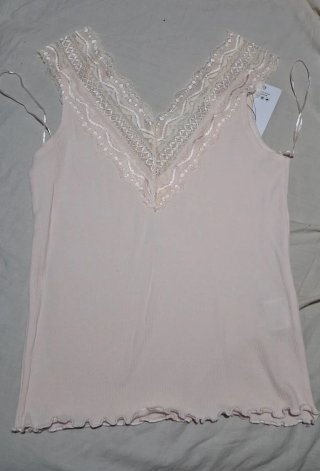 Top de tirantes rosa palo con encaje