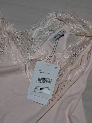 Top de tirantes rosa palo con encaje