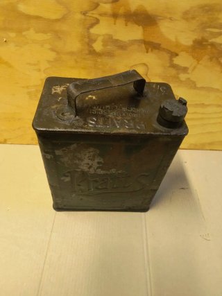 Bidón antiguo de petróleo