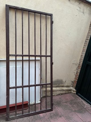 Puerta Metálica Tipo Reja de 203x 90cm