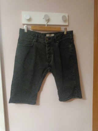 Pantalón corto vaquero negro