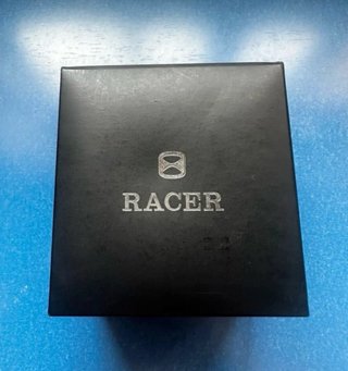 Reloj racer con etiquetas