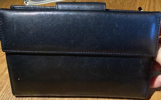 Cartera Piamonti piel negra
