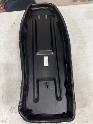 Asiento polipiel Negra Beneti Stilo MARCA